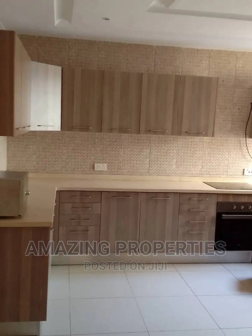 4bdrm House in Airport Residential Area for rent