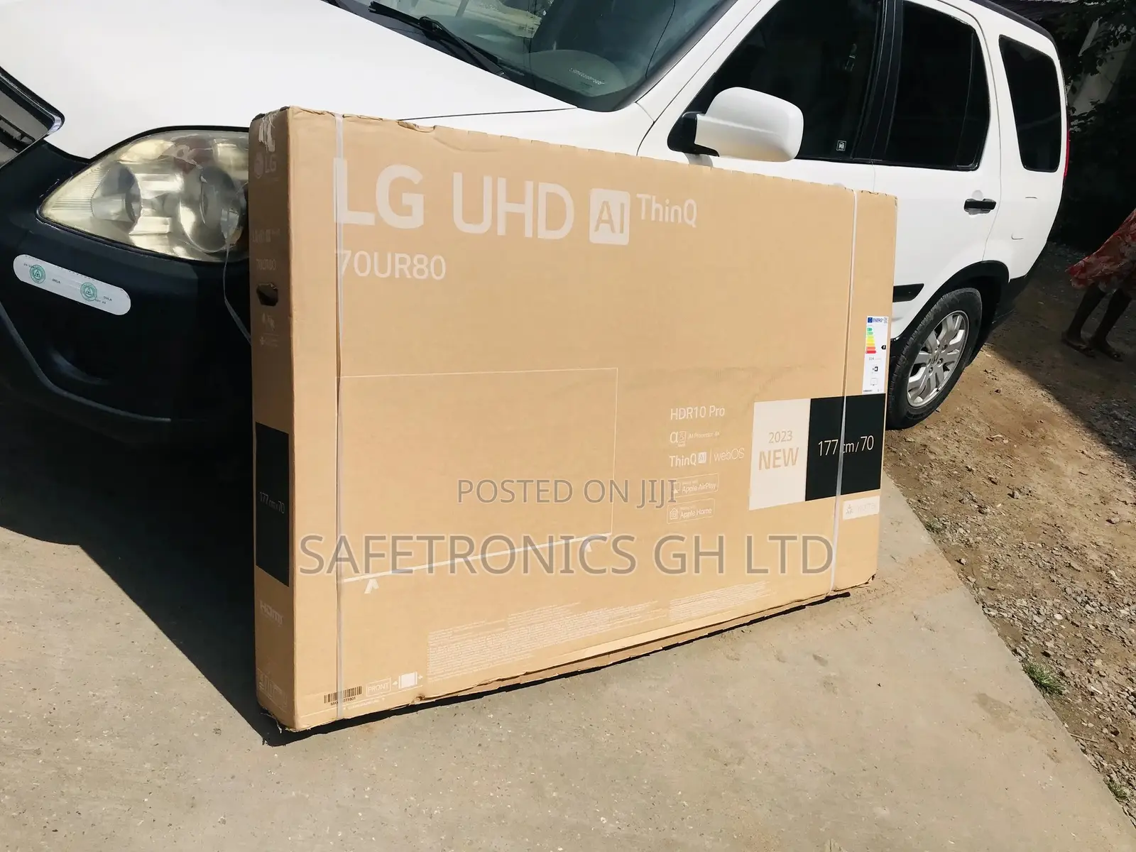 70 Inches Glossy LED LG  UR80 Crystal UHD Tv 