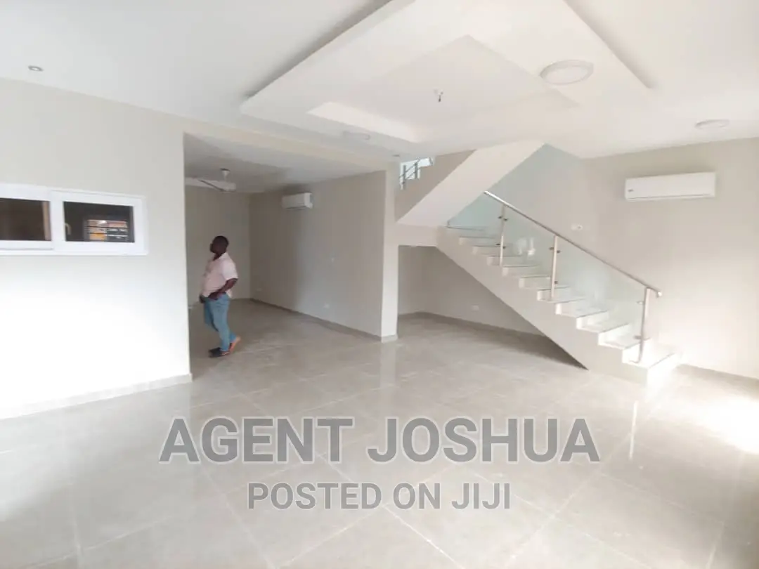 3bdrm House in Manet Court Estate for sale