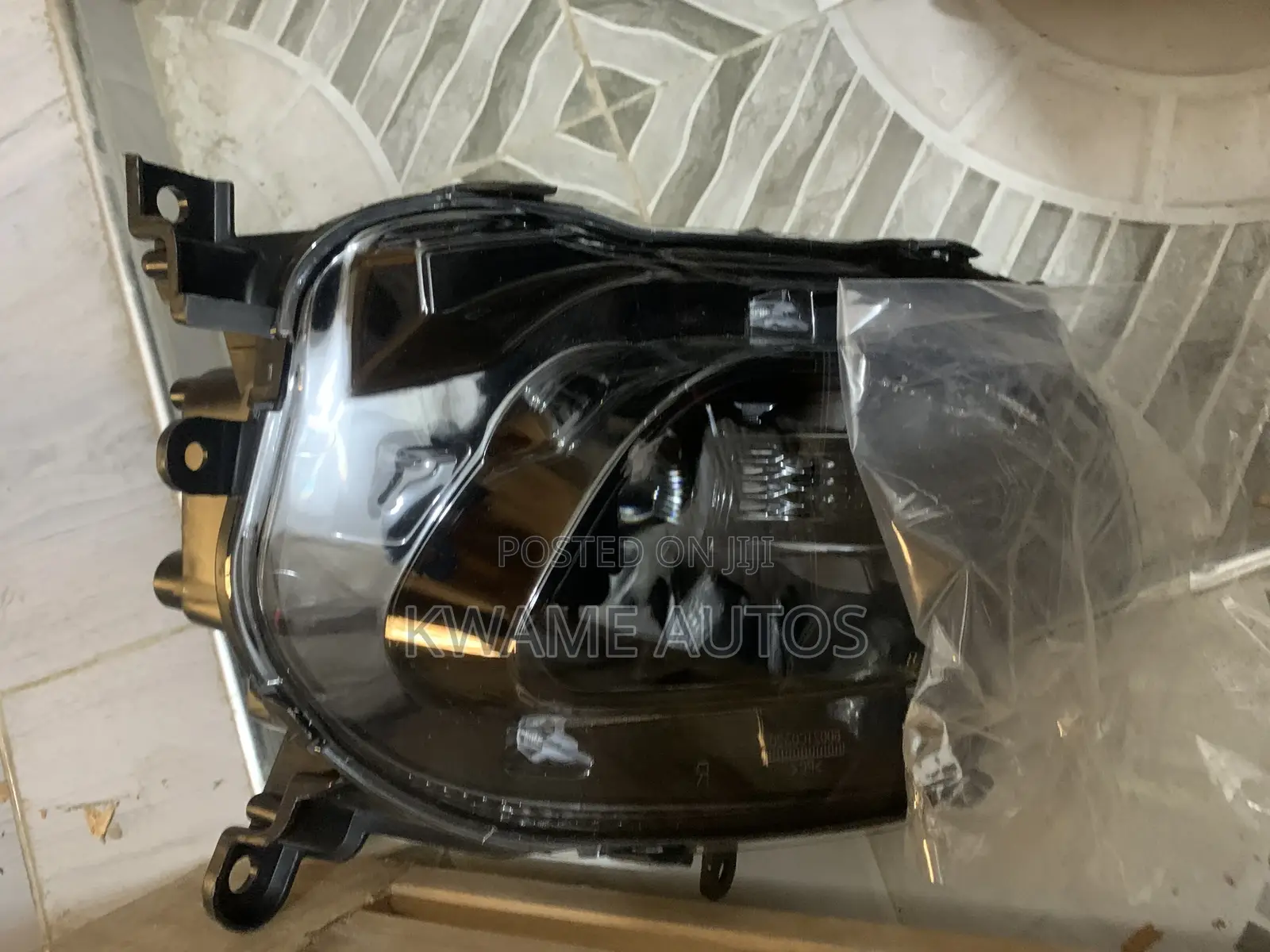 Jeep Cherokee Down Headlights Pair