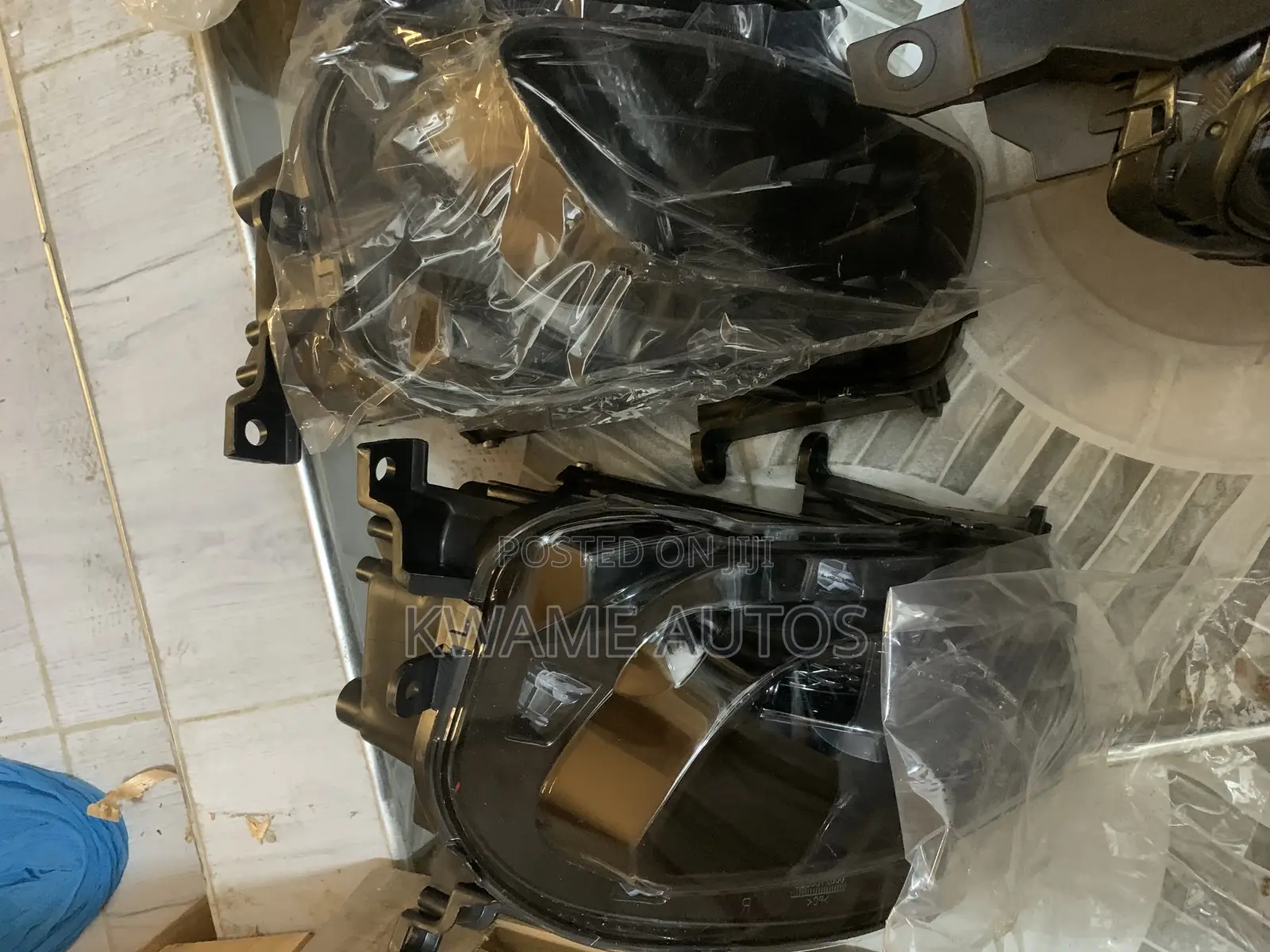 Jeep Cherokee Down Headlights Pair
