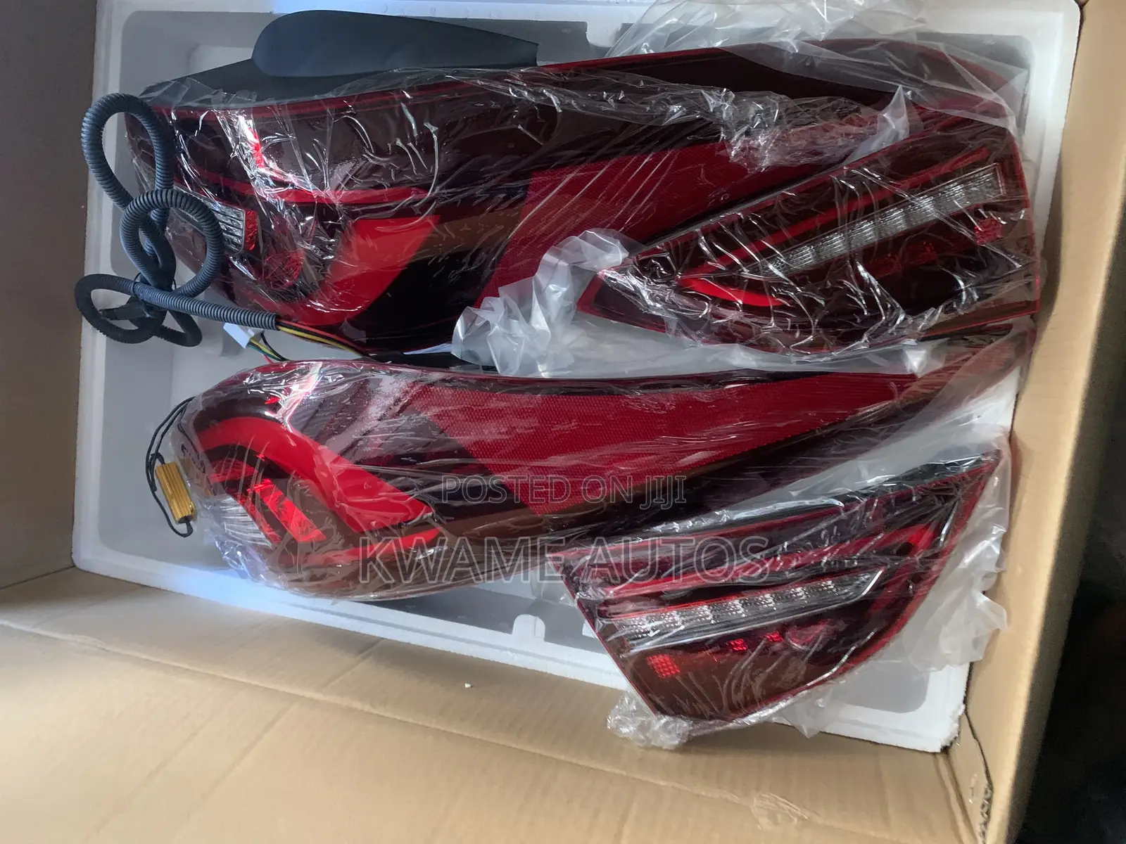 Elantra 12 Tailight Sperk Pair and Boot Light Complete
