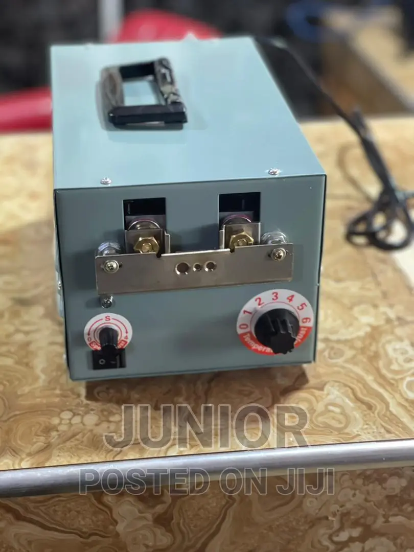 Modern Debeaker / Debeaking Machine