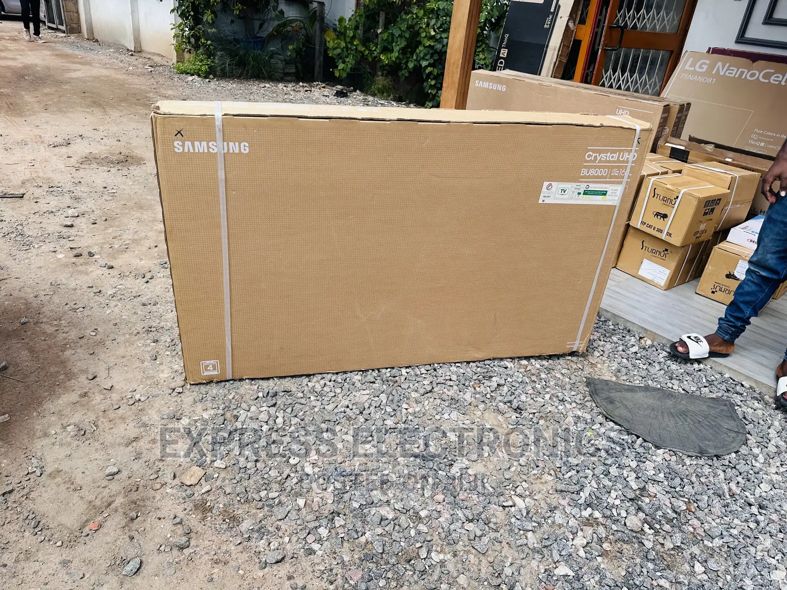 65”UHD Smart Samsung Bu8000 Tv Glossy