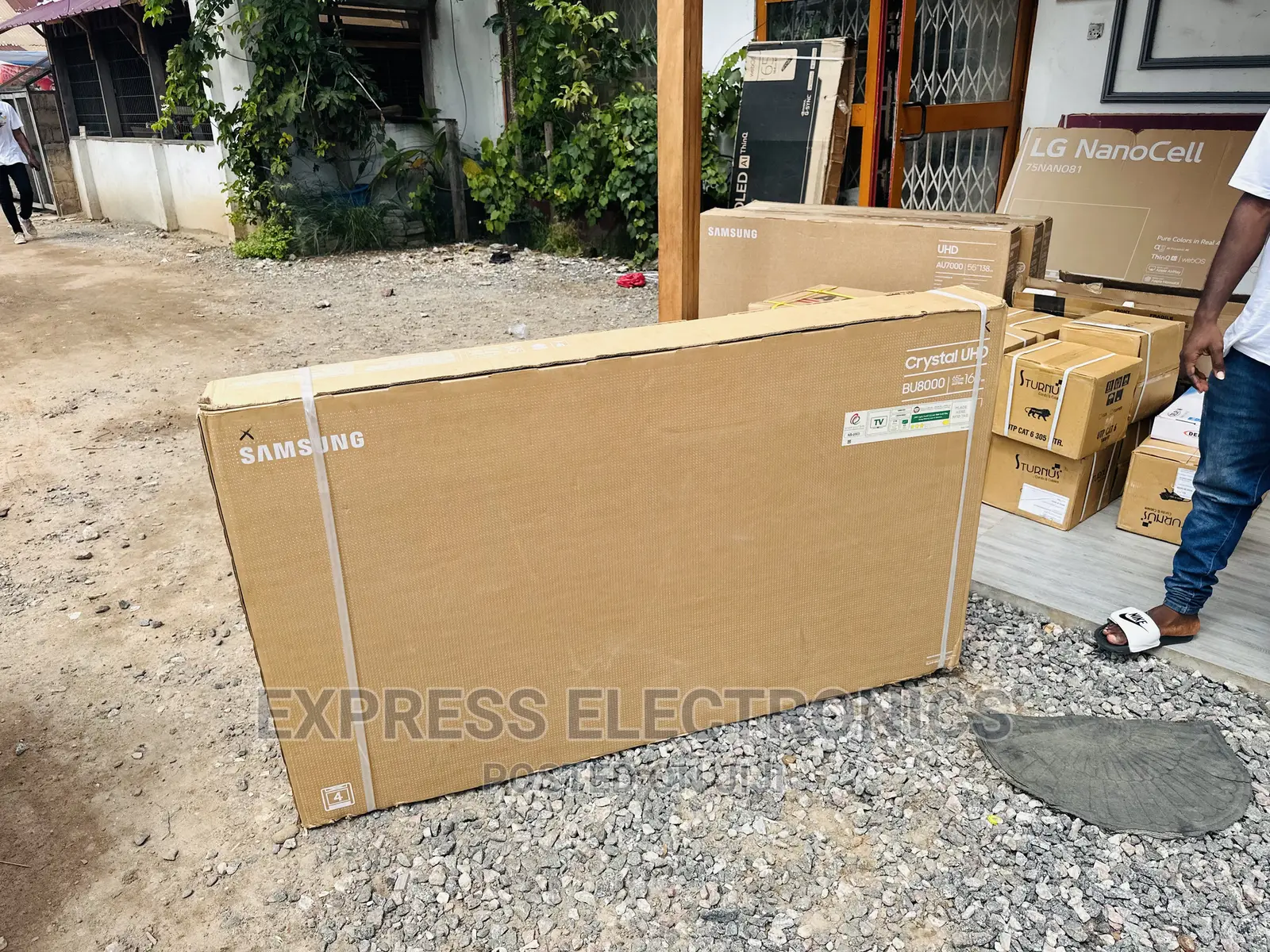Premium UHD Samsung 65”Bu8000 Tv 