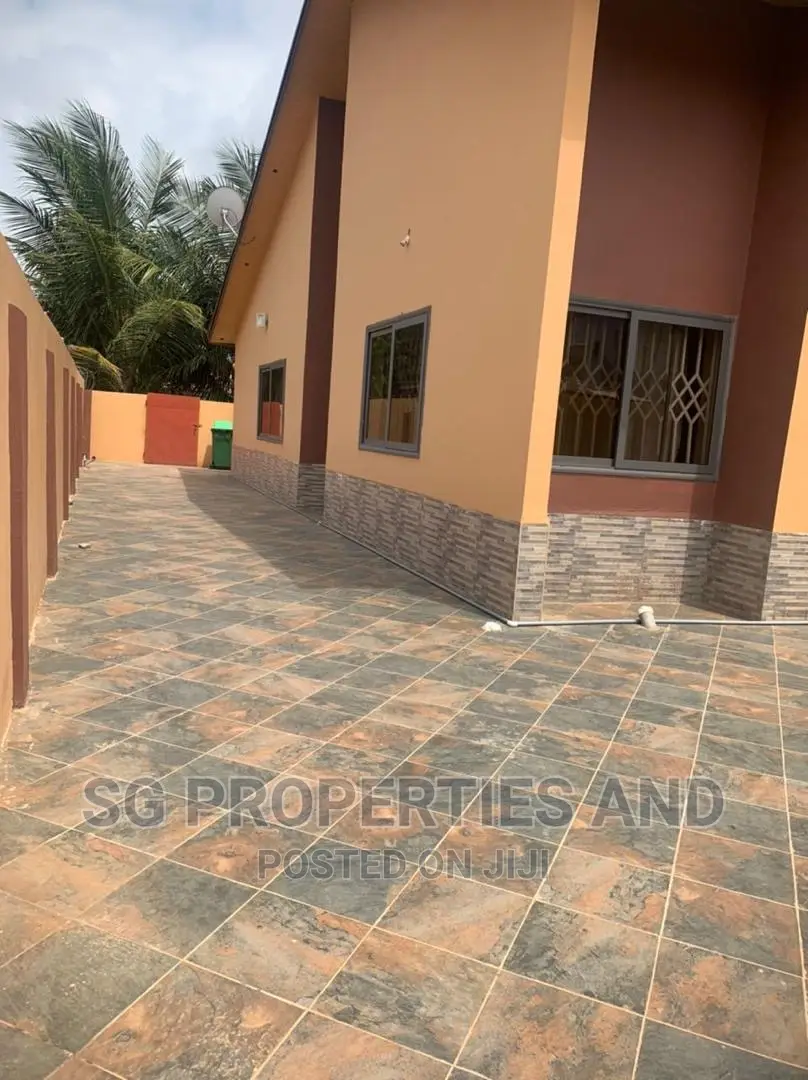3bdrm House in Coastal, Spintex for rent
