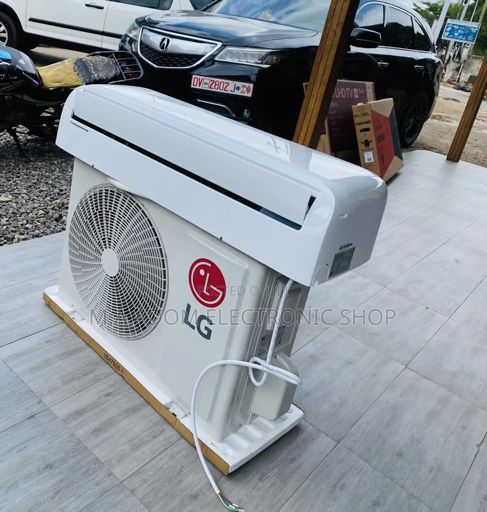 Fast Cooling LG 2.0hp Split Type Air Conditioner(White).