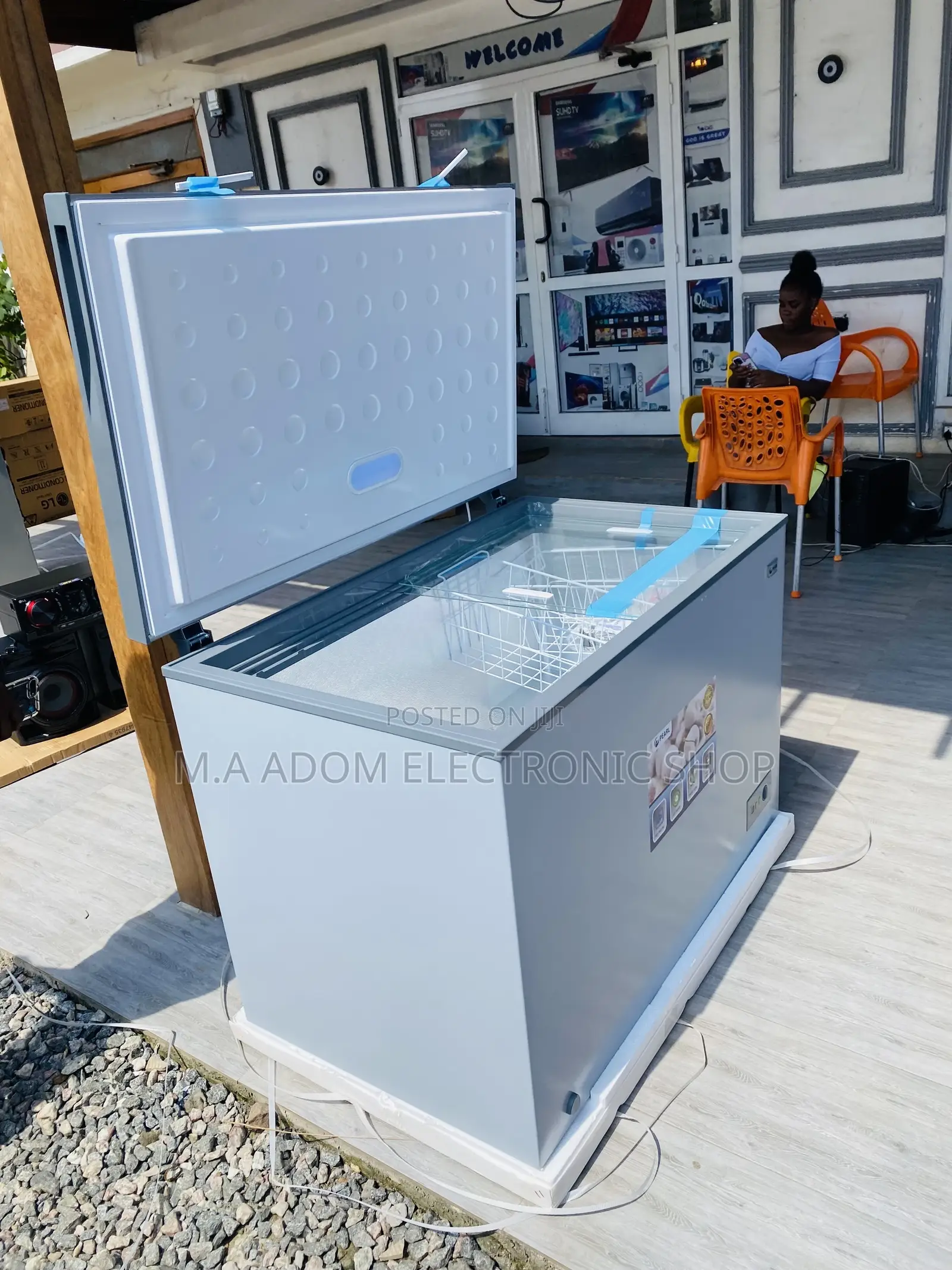 Authentic Pearl PCF-380 Single Door Chest Freezer(Gray).
