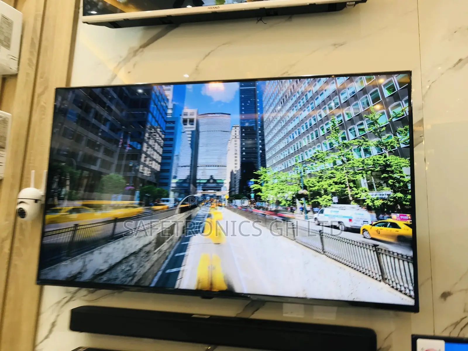 Smart Glossy LED UHD Samsung 50 AU8000  Tv