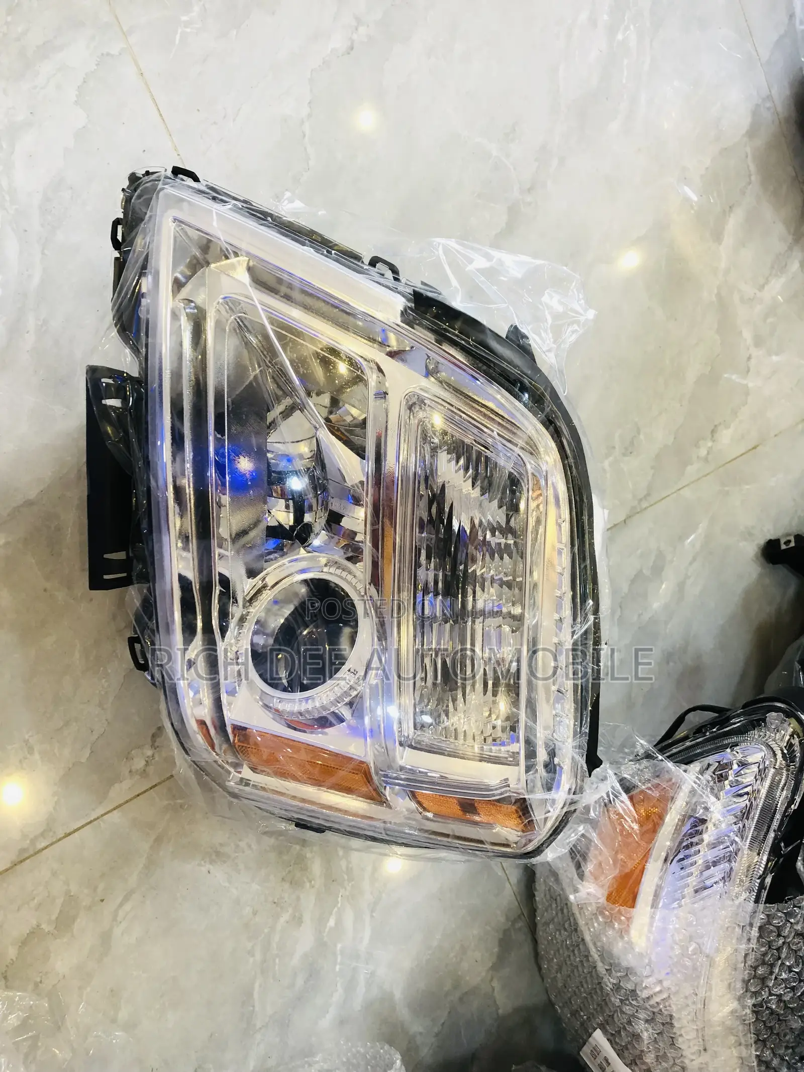GMC Terrain 2012 Headlight Pair