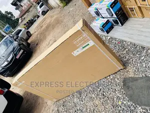 Vivid Pictures UHD Smart Glossy LED Screen 65”Bu8000