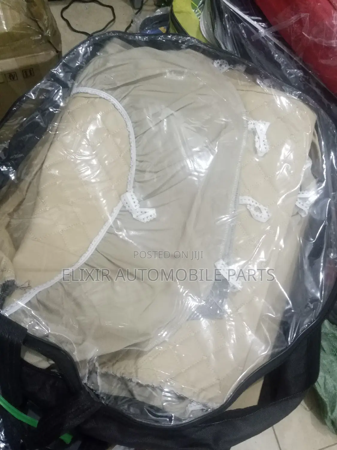Get Fresh Luxury Seat Cover With Free Tire Foam Cleaner