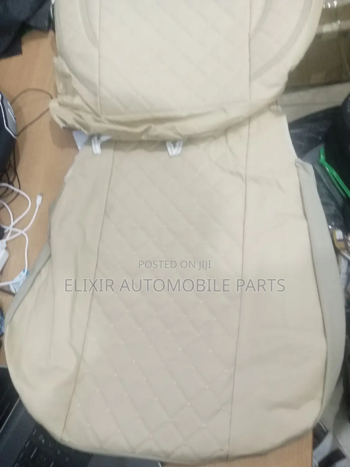 Get Fresh Luxury Seat Cover With Free Tire Foam Cleaner