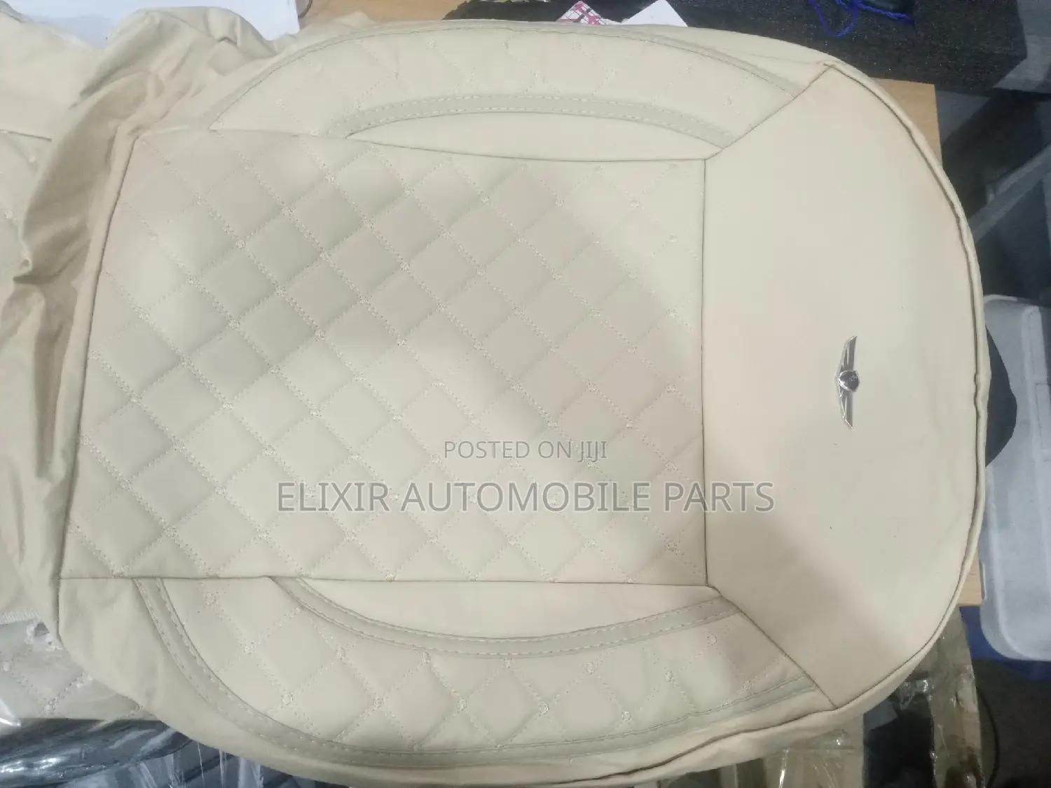 Get Fresh Luxury Seat Cover With Free Tire Foam Cleaner