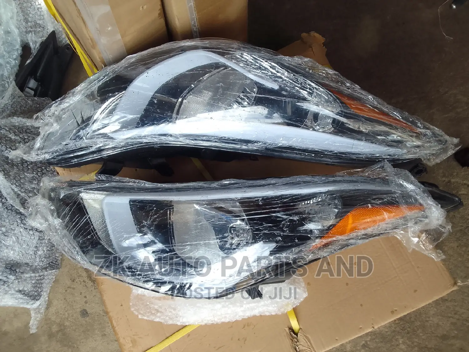Hyundai Elantra Headlight