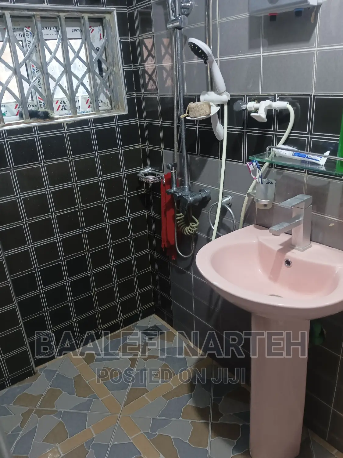 Furnished 10bdrm House in Tema Metropolitan for sale