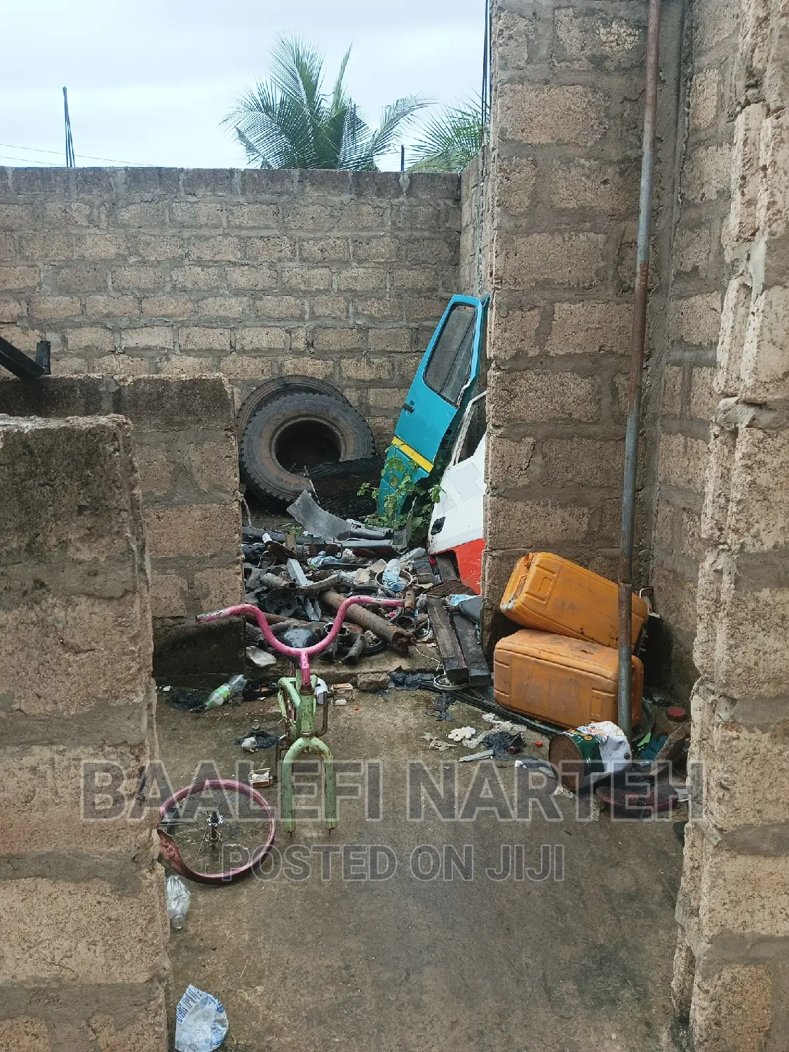 Furnished 10bdrm House in Tema Metropolitan for sale