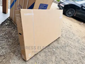 Immersive Yourself in Uhd Smart Samsung 55”Cu8000