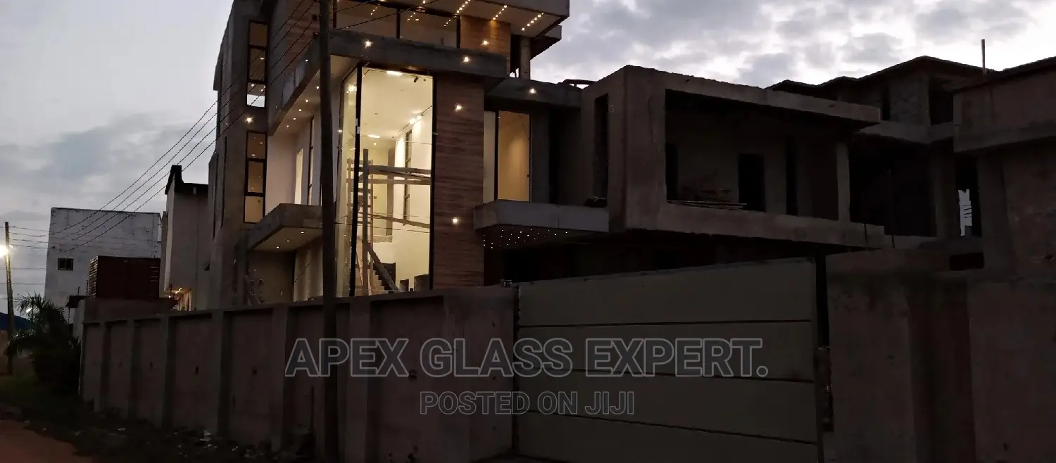 Special Curtain Wall System. Apex Glass