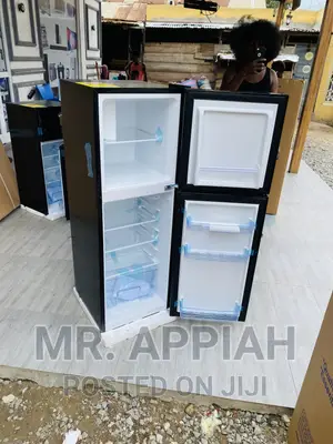 Manuel Defrost Pearl20T Mirror Finishing Refrigerator,Black