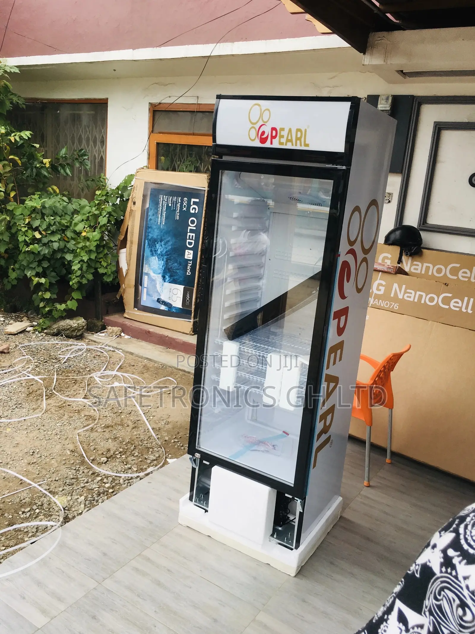 Neatly Sealed PVC-424 Singledoor Pearl Display Fridge