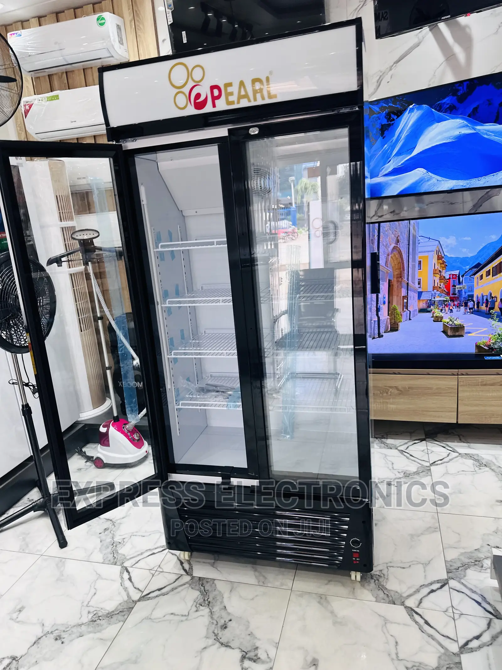 Adjustable Shelves PVC 622-2b. Pearl Display Fridge