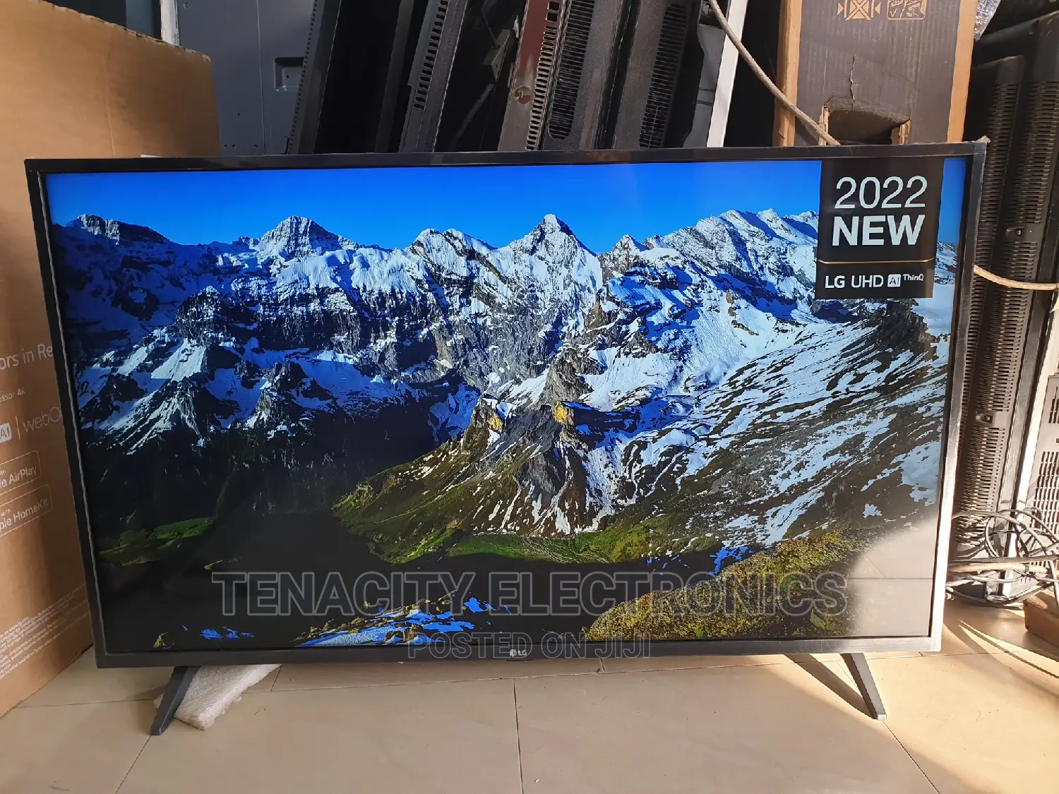 New 2022 43"Lg Uhd HDR Smart Satellite TV