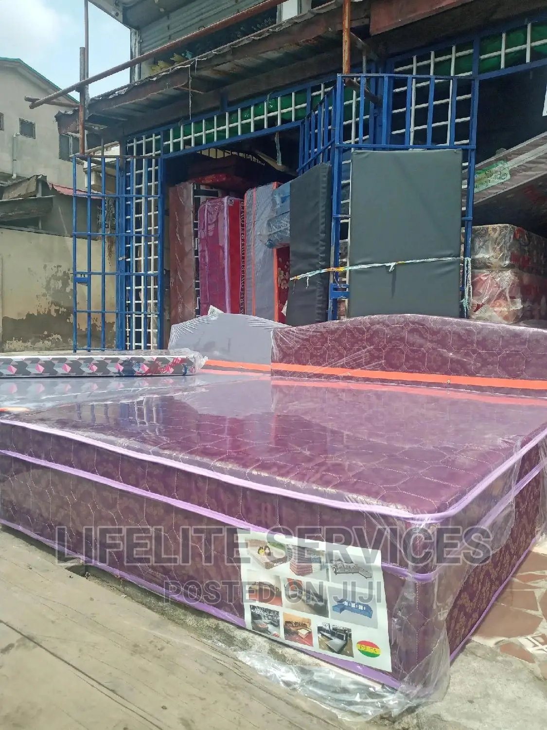 Fufa Inbuilt Foam Bed Queen Size