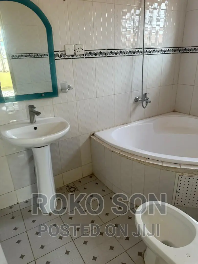 3bdrm House in Dr Roko, Spintex for rent