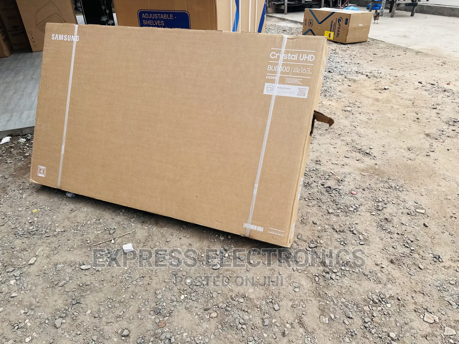 Glossy Black Slim UHD Samsung 65”Bu8000 Tv 