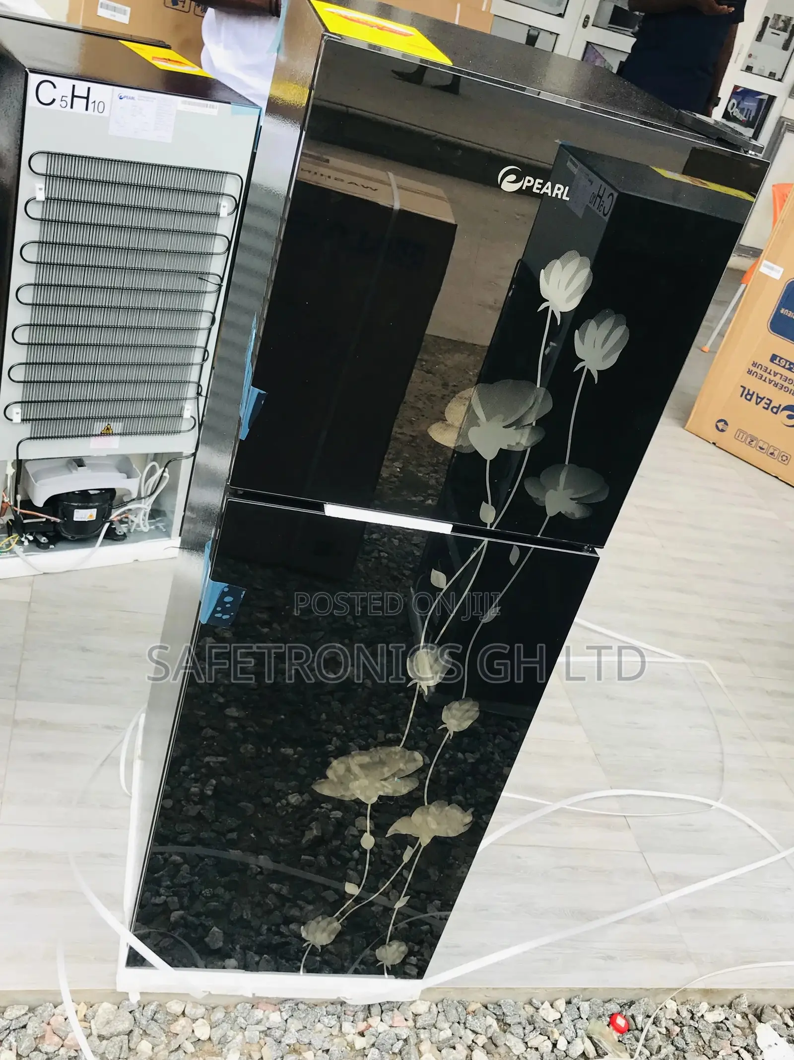 Black Pearl Doubledoor Essential PF-20T Fridge 