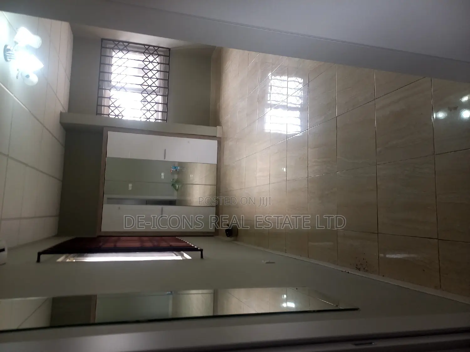 4bdrm Mansion in De-Icons Real Estate, Manet Court for sale