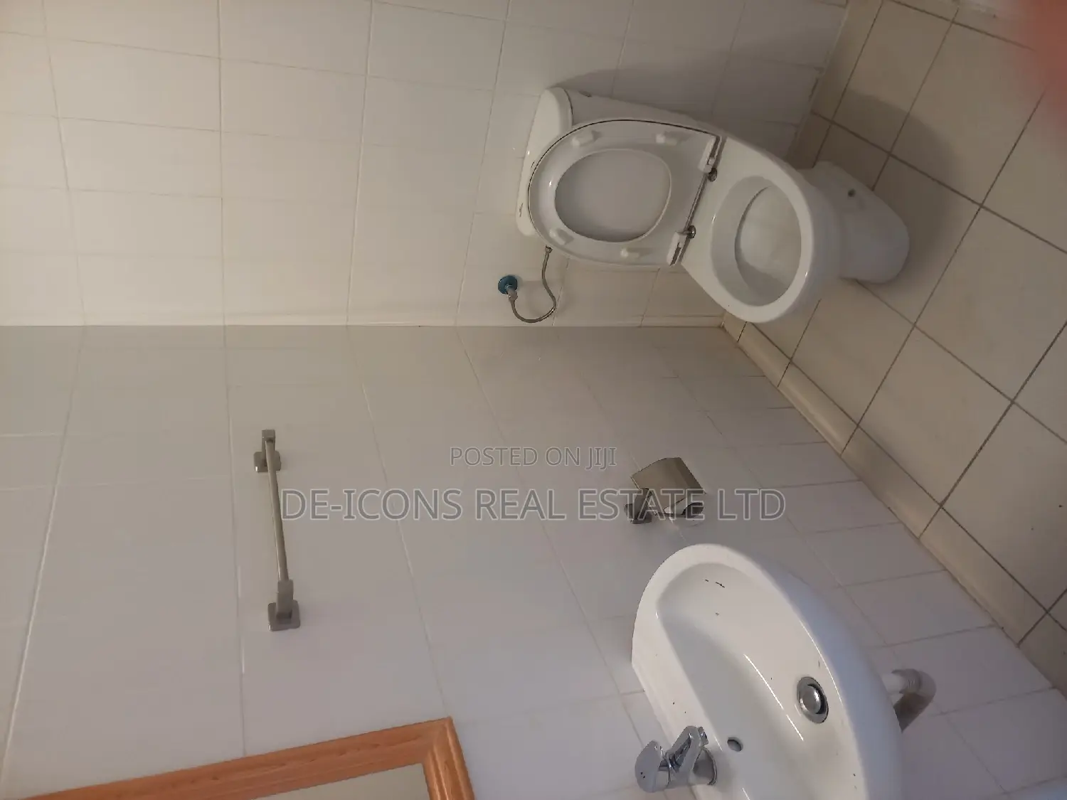 4bdrm Mansion in De-Icons Real Estate, Manet Court for sale