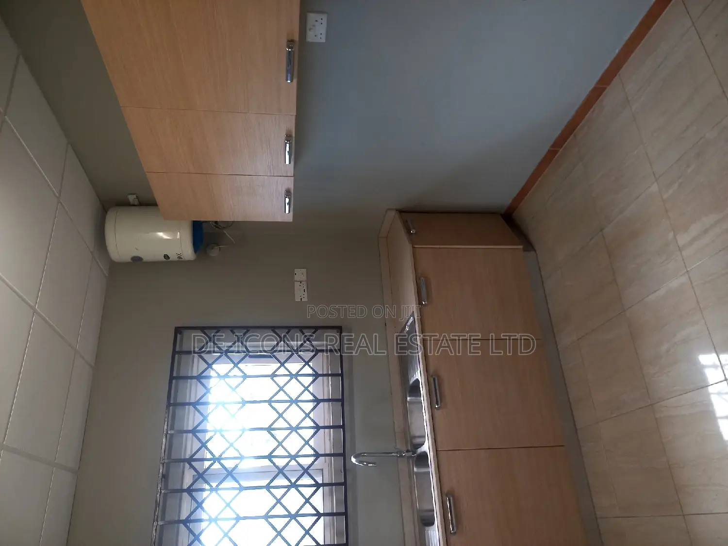 4bdrm Mansion in De-Icons Real Estate, Manet Court for sale