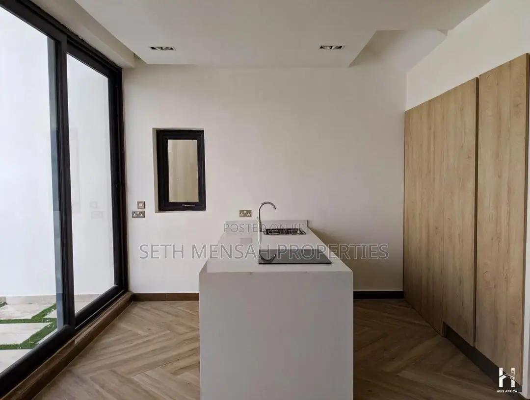 4bdrm Townhouse/Terrace in Skm, Airport Residential Area for sale