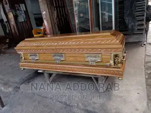 Pure Polish Wood Casket With Good Interior Decoration