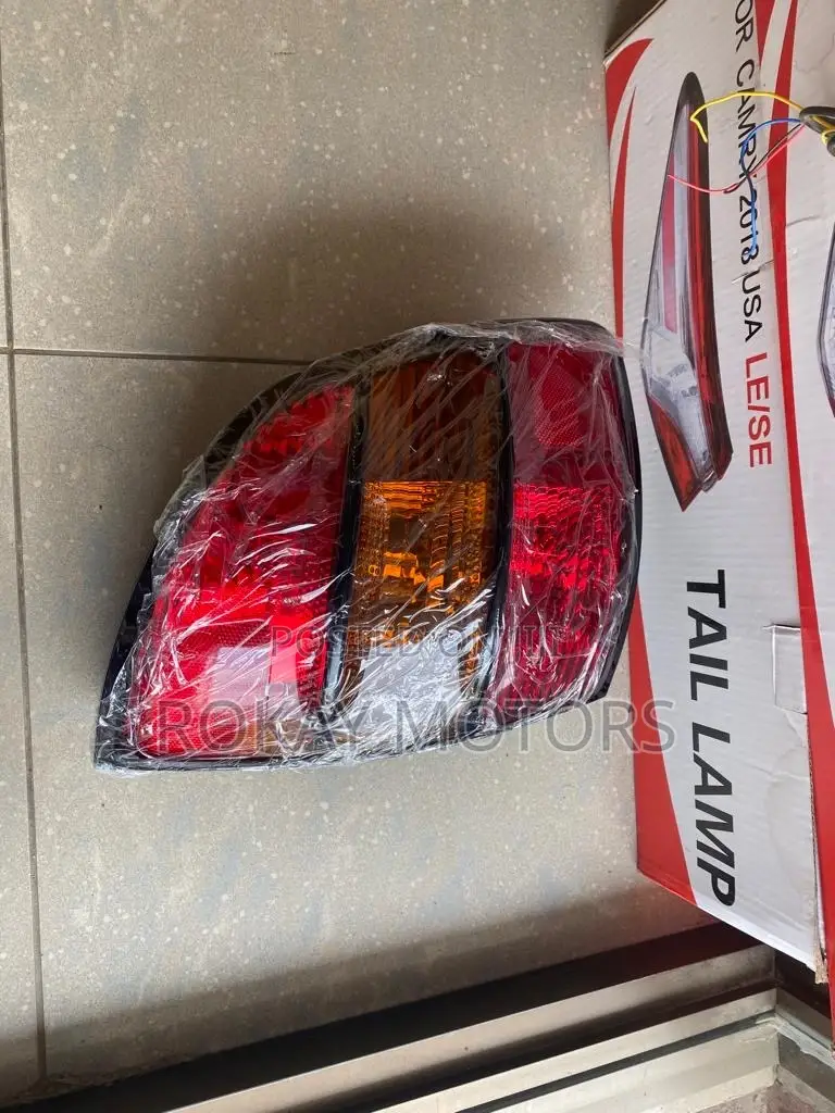 Vibe 2005 Taillight Pair