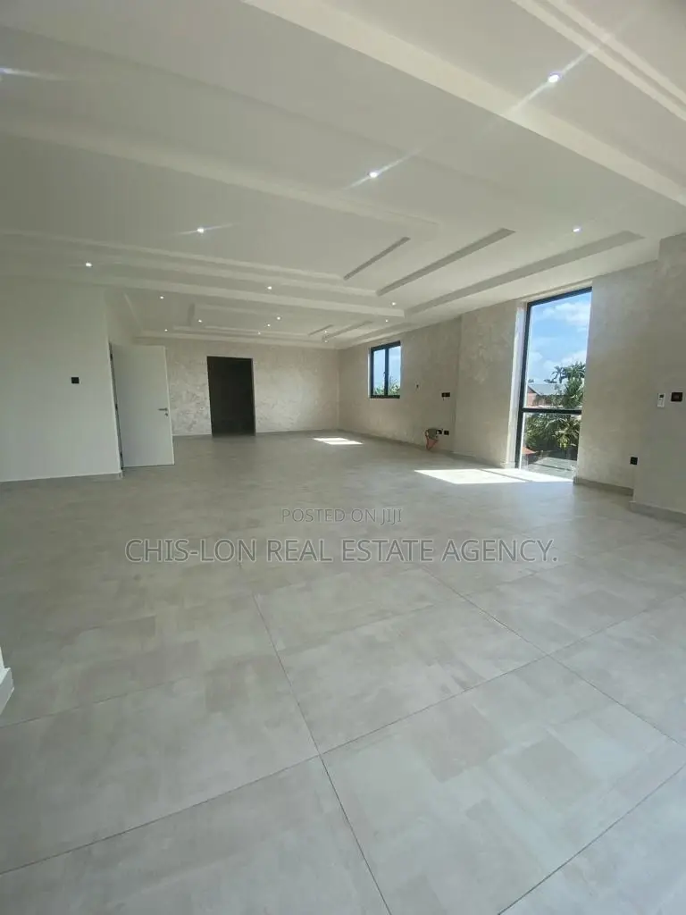 Five Bedrooms Duplex for Sale.