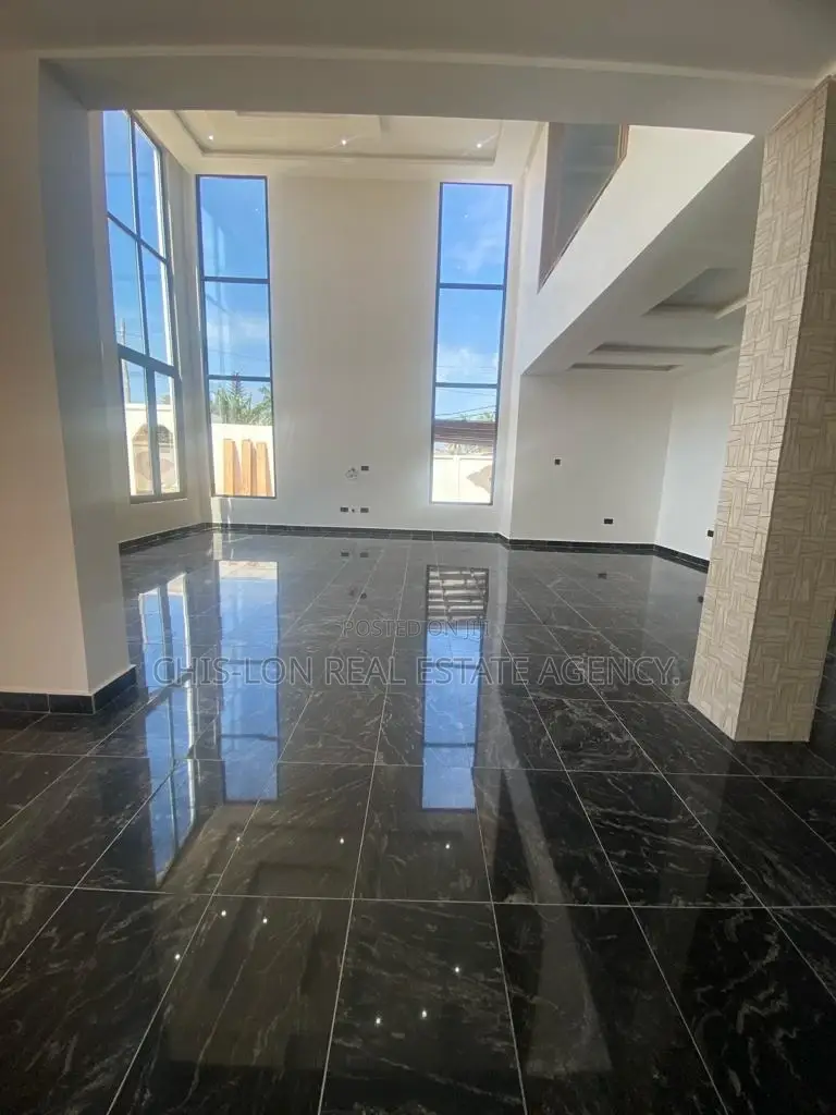 Five Bedrooms Duplex for Sale.