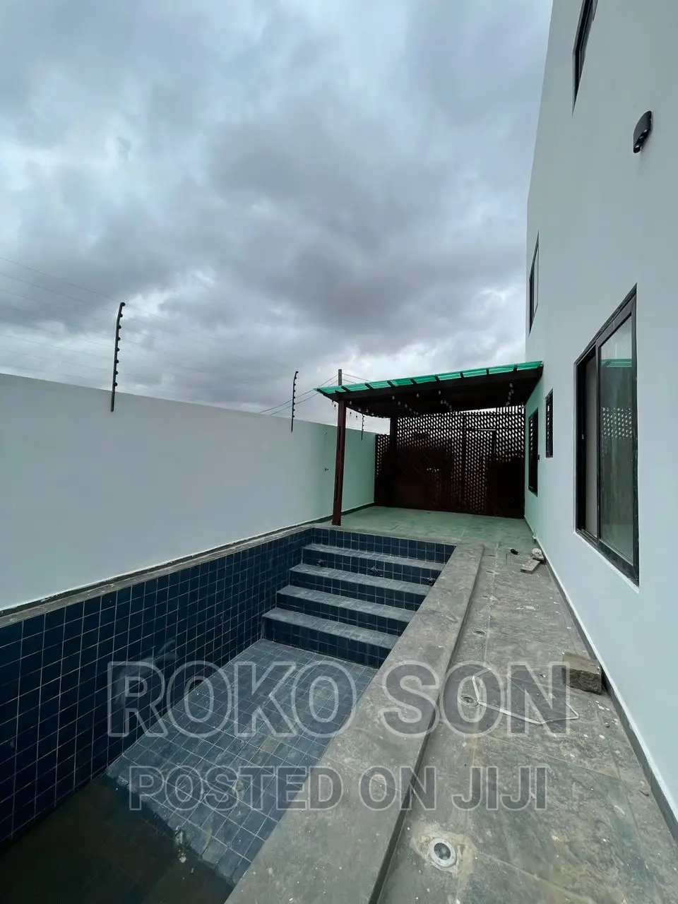 3bdrm Duplex in Dr Roko, Lake Side Estate for sale