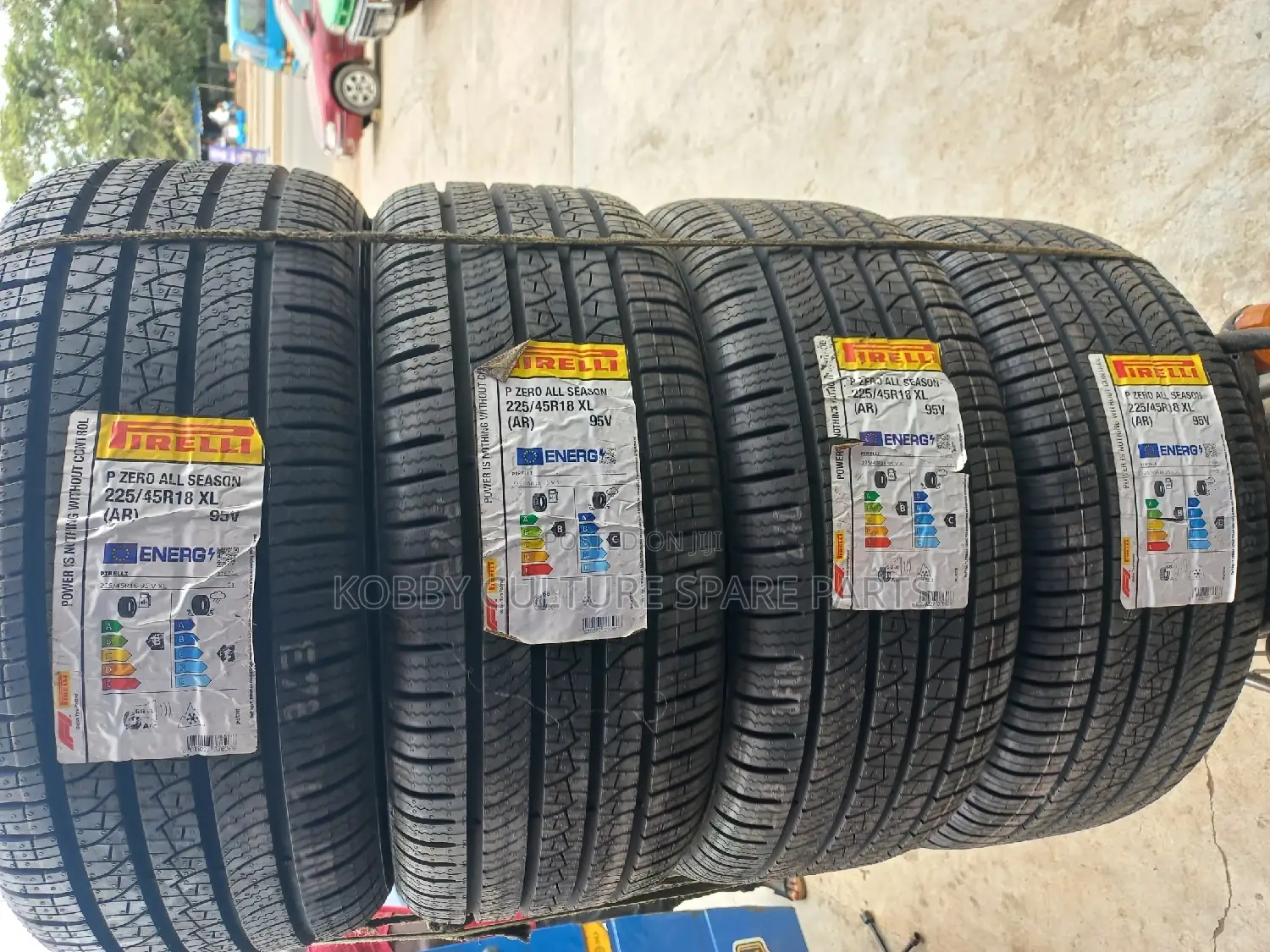 Original Pirelli 235/60 R18