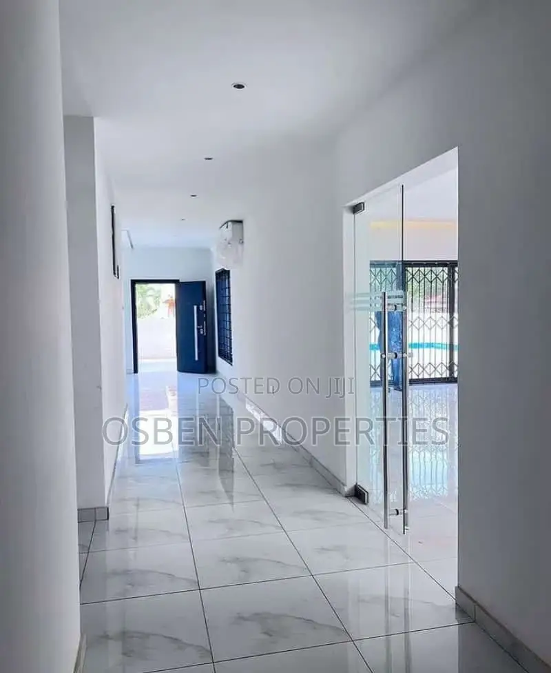 Furnished 8bdrm Mansion in Pleasant Properties, East Legon for sale