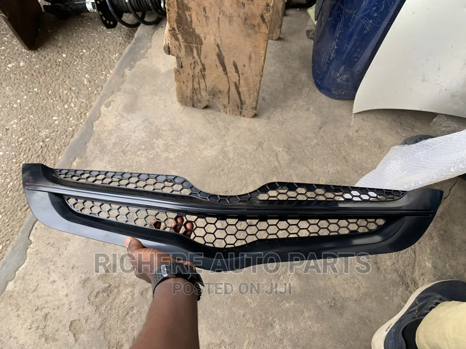 Toyota Yaris 2007-2012 Front Grille/ Shells Sport