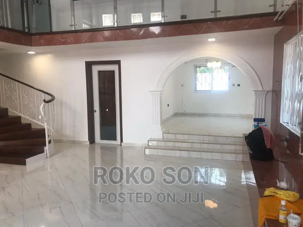 4bdrm Duplex in Dr Roko, American House for sale