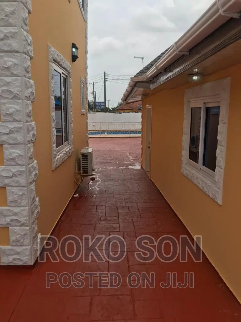 4bdrm Duplex in Dr Roko, American House for sale