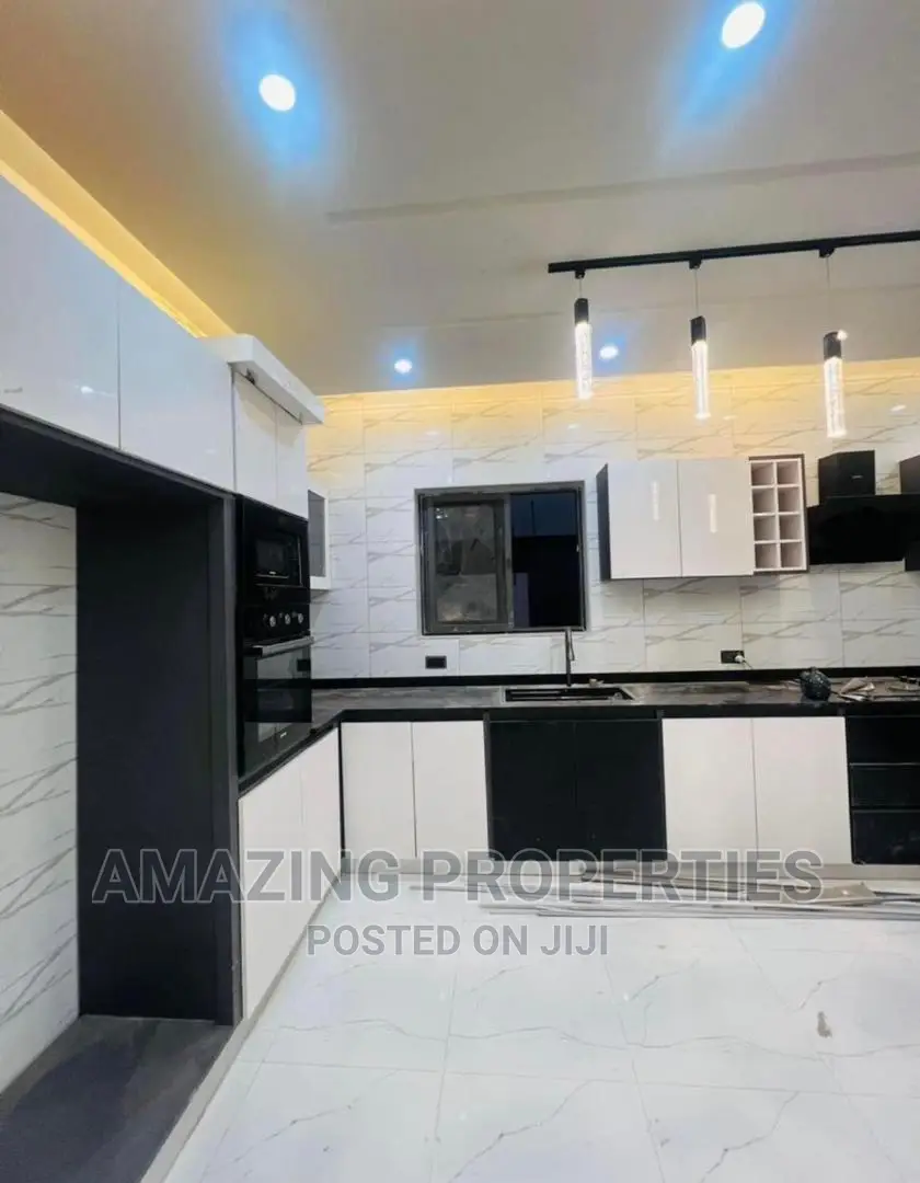 4bdrm House in East Legon for sale
