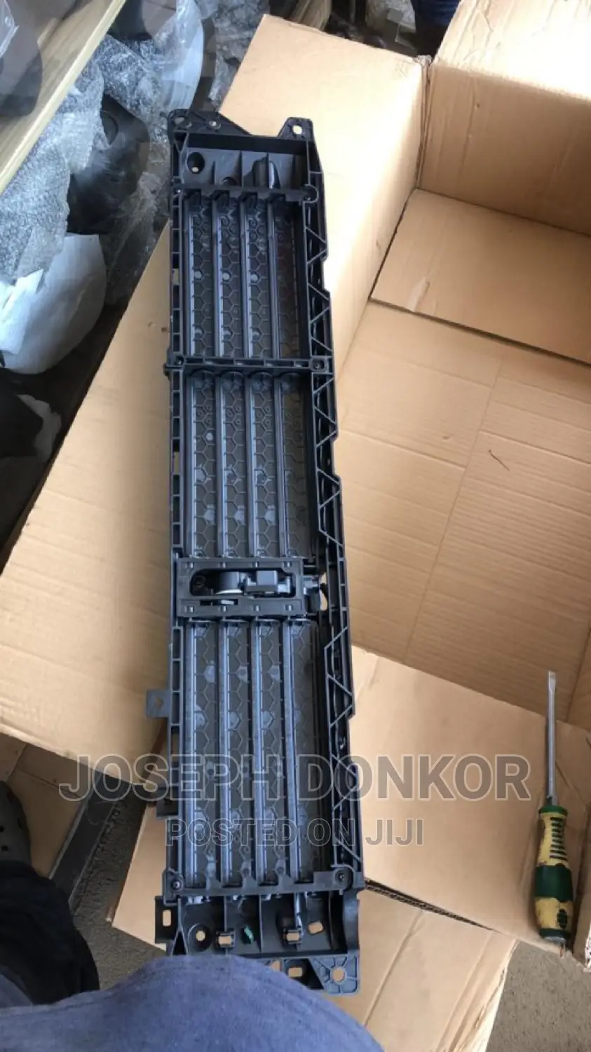 CRV 2017,2018,2019,2020,2021,2022 Shutter Grille (Down)