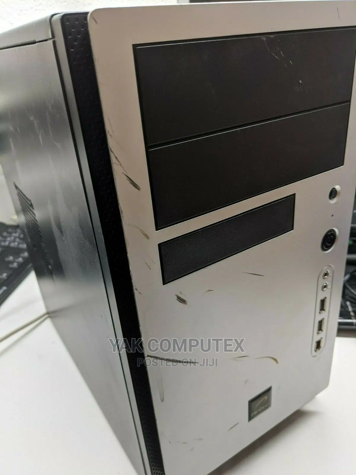 Desktop Computer 8GB Intel Core 2 Quad HDD 500GB