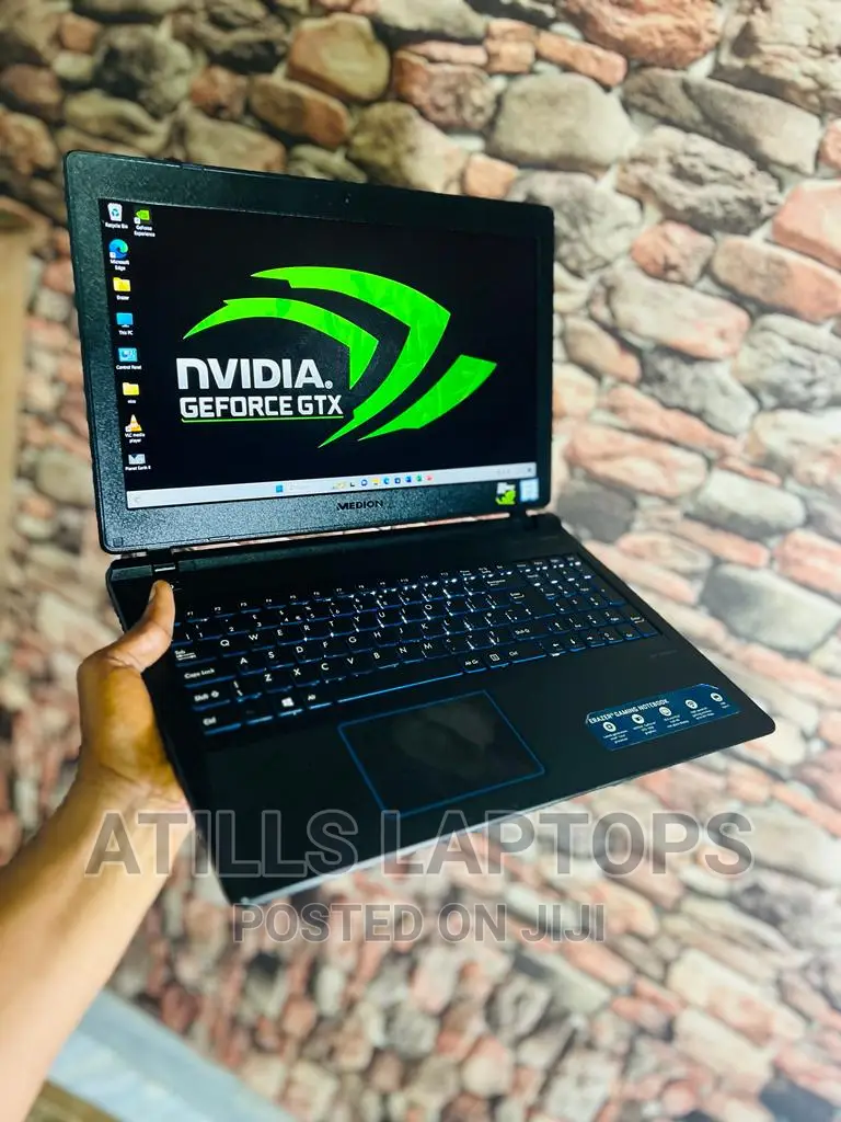 Laptop Medion Erazer P6681 16GB Intel Core I5 SSD 512GB