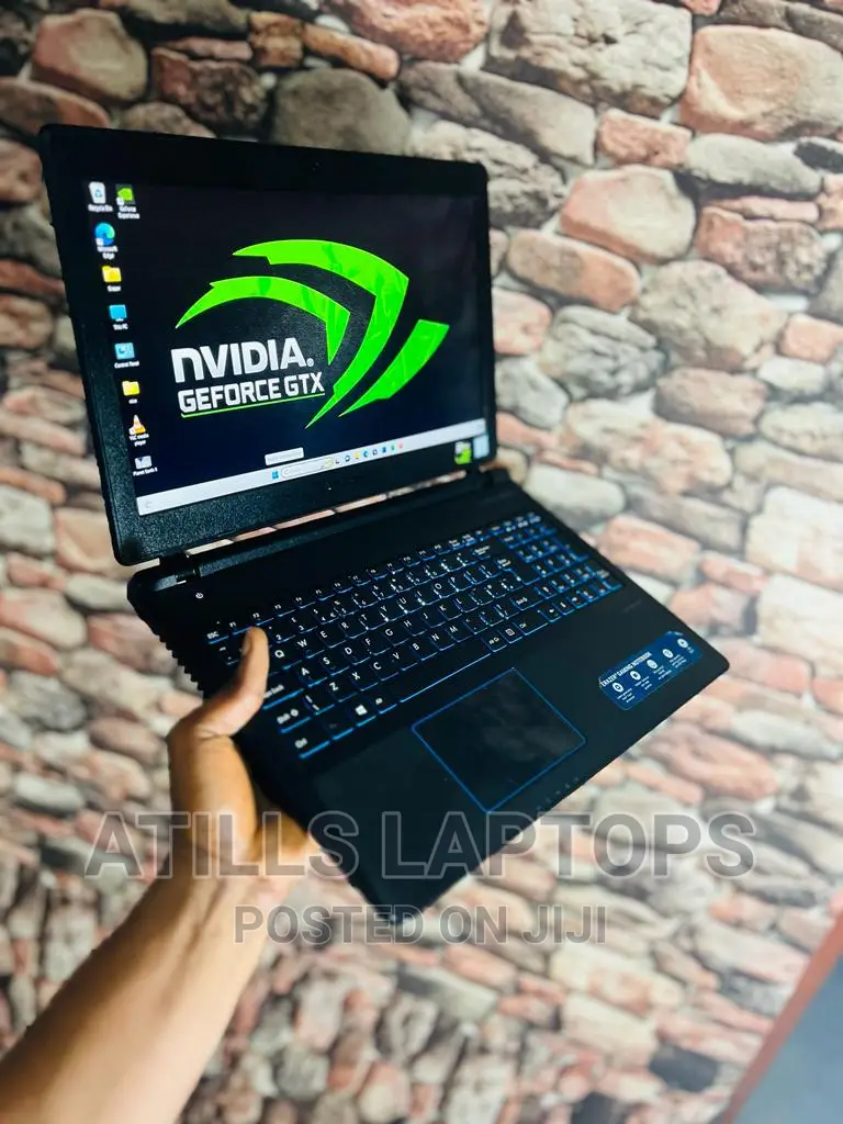 Laptop Medion Erazer P6681 16GB Intel Core I5 SSD 512GB